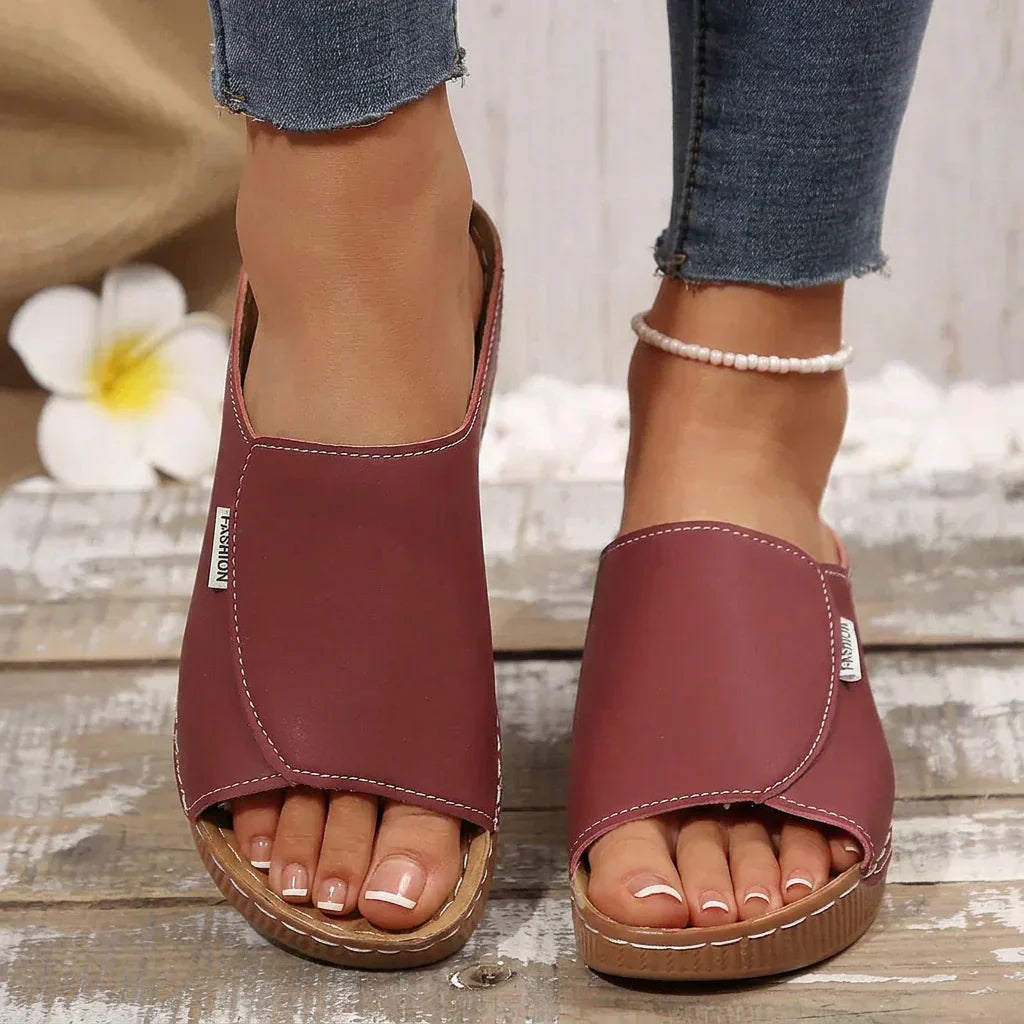 Romaine | Slip-On Sandals