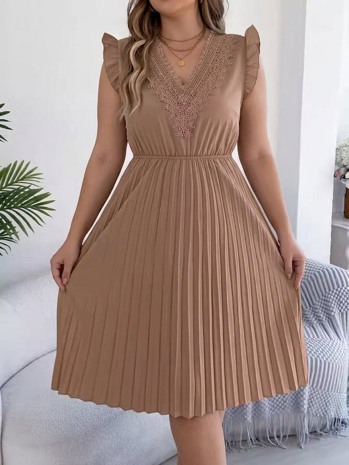 Briony – Casual V-Neck Maxi Dress with Lace Detail