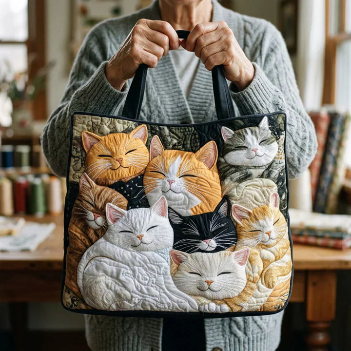 Evadne Quilted Bag - Sleeping Kittens